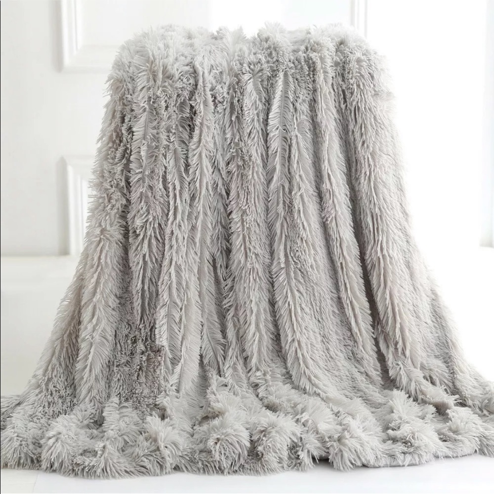 Faux fur blanket